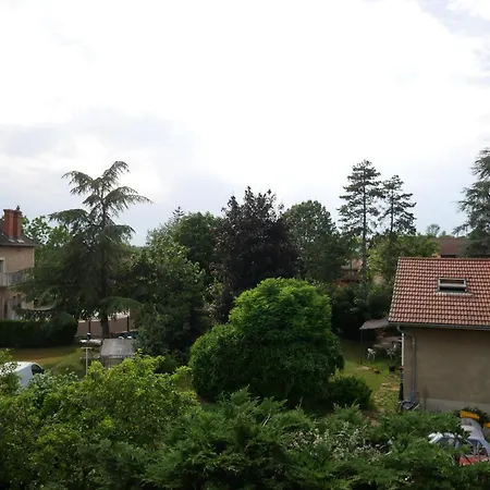 Apartment Du Lavoir Leyrieu